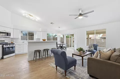 4137 W Chama Dr, Glendale, AZ 85310