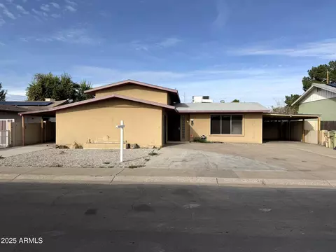 4640 W Cavalier Dr, Glendale, AZ 85301