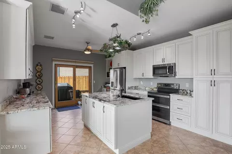 Kitchen - 611 E Hunter Dr, Payson, AZ 85541 photo 2 of 3