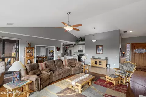 Living - 611 E Hunter Dr, Payson, AZ 85541 photo 3 of 3