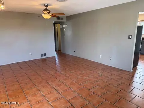 4131 E Camelback Rd #38, Phoenix, AZ 85018 photo 3