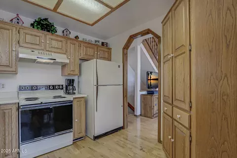 Kitchen - 5838 E Arroyo Way, Pine, AZ 85544 photo 3 of 4