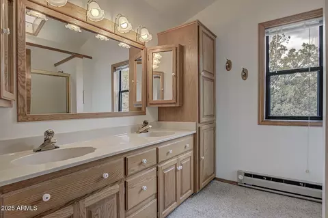 Bath - 5838 E Arroyo Way, Pine, AZ 85544 photo 2 of 4