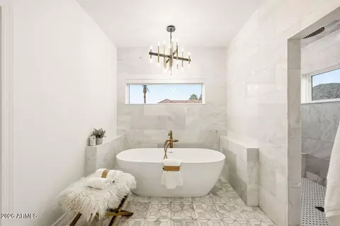 Bath - 3301 E Tonto Dr, Phoenix, AZ 85044 photo 3 of 5