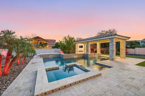 Exterior - 3301 E Tonto Dr, Phoenix, AZ 85044 photo 2 of 4