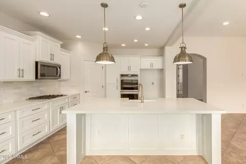Kitchen - 11245 E Stearn Ave, Mesa, AZ 85212 photo 2 of 4