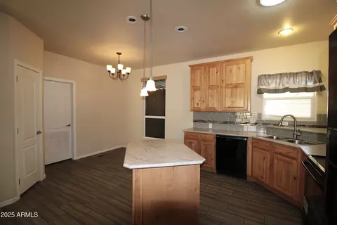 219 N Palo Verde Dr, Apache Junction, AZ 85120 photo 6