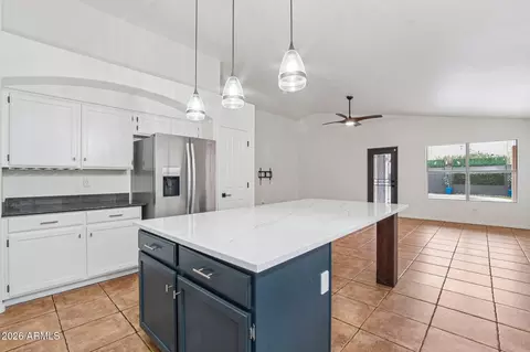 Kitchen - 3232 E Brookwood Ct, Phoenix, AZ 85048 photo 2 of 2