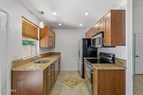 5005 E Shomi St, Phoenix, AZ 85044 photo 3