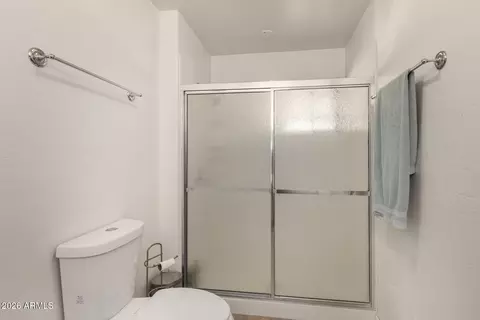 Bath - 314 El Caminito Dr, Phoenix, AZ 85020 photo 2 of 3