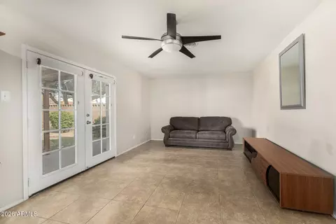 Living - 314 El Caminito Dr, Phoenix, AZ 85020 photo 3 of 3