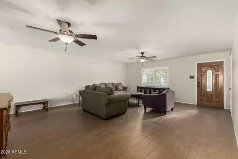 Living - 314 El Caminito Dr, Phoenix, AZ 85020 photo 2 of 3