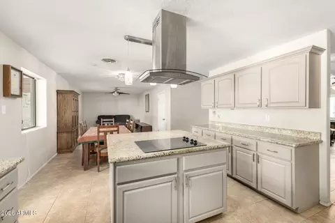 Kitchen - 314 El Caminito Dr, Phoenix, AZ 85020 photo 2 of 4