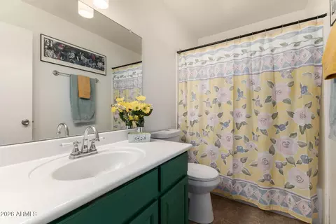 Bath - 314 El Caminito Dr, Phoenix, AZ 85020 photo 3 of 3