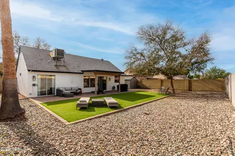 Exterior - 1002 E Oraibi Dr, Phoenix, AZ 85024 photo 5 of 11