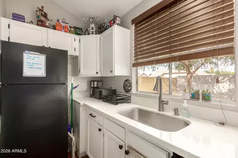 Kitchen - 1002 E Oraibi Dr, Phoenix, AZ 85024 photo 4 of 4