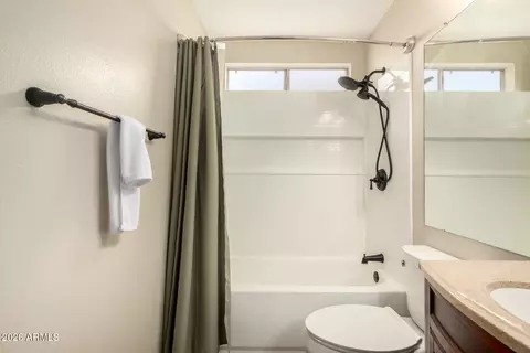 Bath - 1002 E Oraibi Dr, Phoenix, AZ 85024 photo 2 of 2