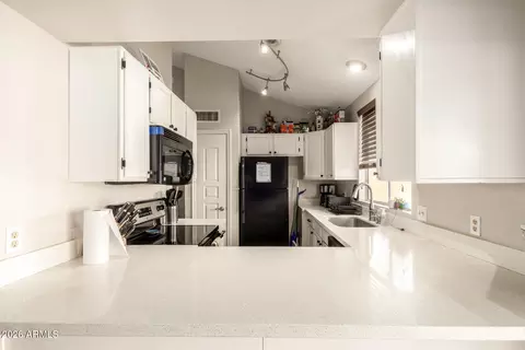 Kitchen - 1002 E Oraibi Dr, Phoenix, AZ 85024 photo 1 of 4