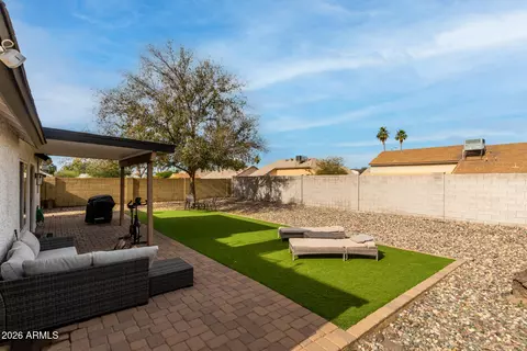 Exterior - 1002 E Oraibi Dr, Phoenix, AZ 85024 photo 8 of 11