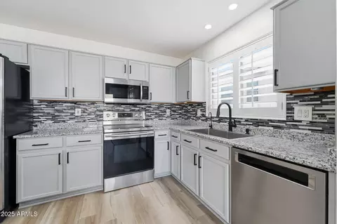 Kitchen - 10234 E Carol Ave, Mesa, AZ 85208 photo 3 of 4
