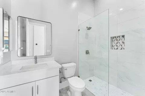Bath - 24614 S 183rd Pl, Gilbert, AZ 85298 photo 4 of 9