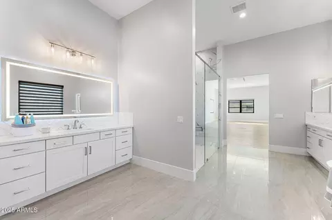Bath - 24614 S 183rd Pl, Gilbert, AZ 85298 photo 2 of 9