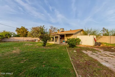 Exterior - 9403 E Cisco Rd, Mesa, AZ 85207 photo 4 of 6
