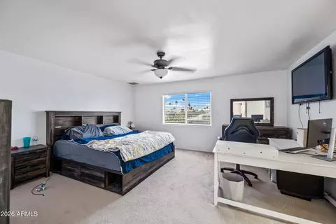 Bedroom - 4136 W Hearn Rd, Phoenix, AZ 85053 photo 2 of 4