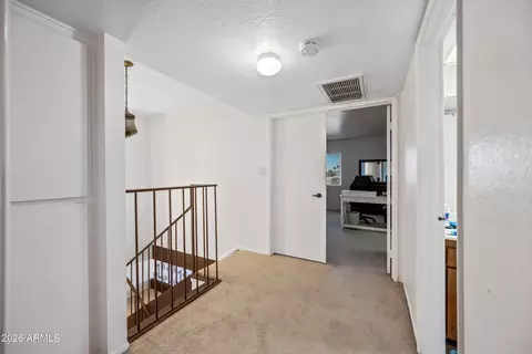 Entry Way - 4136 W Hearn Rd, Phoenix, AZ 85053 photo 6 of 7