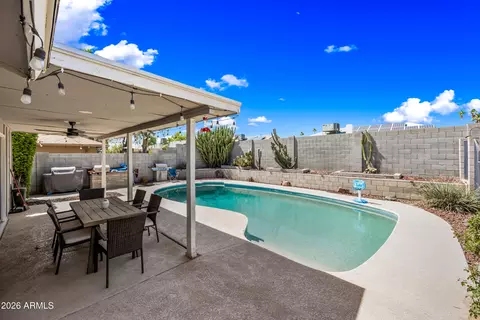 Exterior - 4136 W Hearn Rd, Phoenix, AZ 85053 photo 6 of 11
