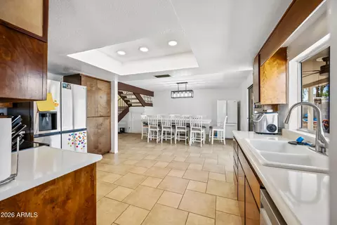 Kitchen - 4136 W Hearn Rd, Phoenix, AZ 85053 photo 1 of 5