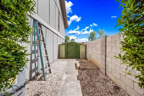Exterior - 4136 W Hearn Rd, Phoenix, AZ 85053 photo 11 of 11