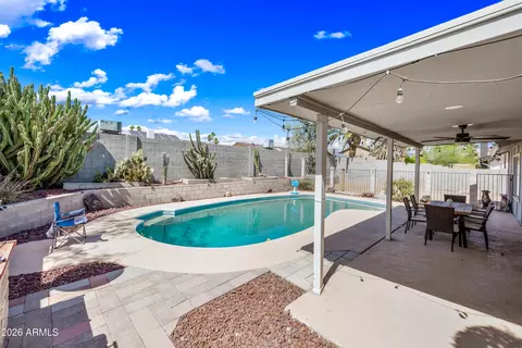 Exterior - 4136 W Hearn Rd, Phoenix, AZ 85053 photo 5 of 11