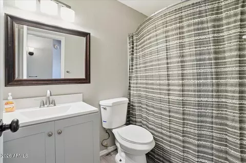 Bath - 4013 E Alder Ave, Mesa, AZ 85206 photo 3 of 3