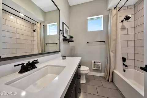 Bath - 2028 E Chama Dr, Phoenix, AZ 85024 photo 3 of 4