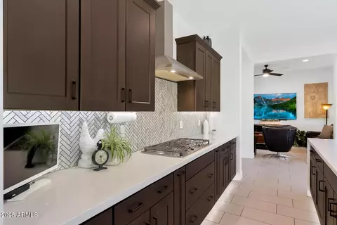 Kitchen - 2028 E Chama Dr, Phoenix, AZ 85024 photo 4 of 4