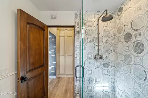 Bath - 135 E Maryland Ave, Phoenix, AZ 85012 photo 8 of 11