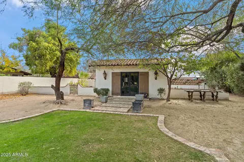 Exterior - 135 E Maryland Ave, Phoenix, AZ 85012 photo 13 of 16