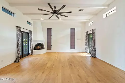 Living - 135 E Maryland Ave, Phoenix, AZ 85012 photo 8 of 9