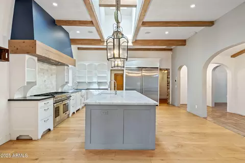 Kitchen - 135 E Maryland Ave, Phoenix, AZ 85012 photo 3 of 5