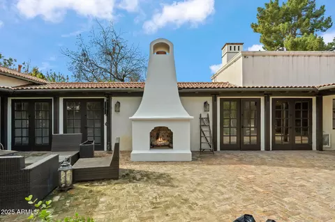 Exterior - 135 E Maryland Ave, Phoenix, AZ 85012 photo 8 of 16