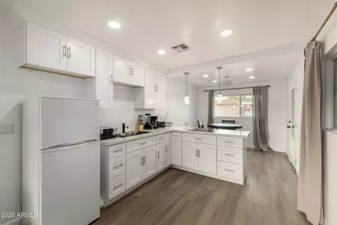 Kitchen - 2142 W Coolidge St, Phoenix, AZ 85015 photo 5 of 5
