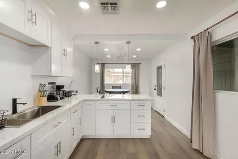 Kitchen - 2142 W Coolidge St, Phoenix, AZ 85015 photo 4 of 5