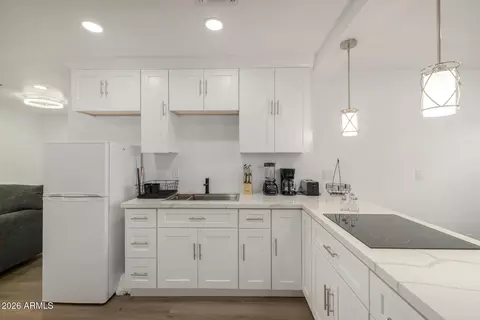 Kitchen - 2142 W Coolidge St, Phoenix, AZ 85015 photo 3 of 5