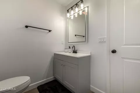 Bath - 2142 W Coolidge St, Phoenix, AZ 85015 photo 3 of 3