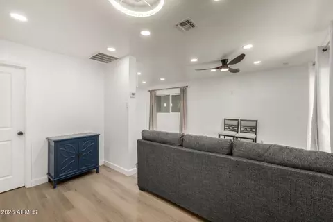 Entry Way - 2142 W Coolidge St, Phoenix, AZ 85015 photo 2 of 2