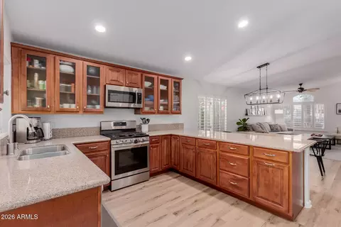 Kitchen - 3401 E Utopia Rd, Phoenix, AZ 85050 photo 2 of 5