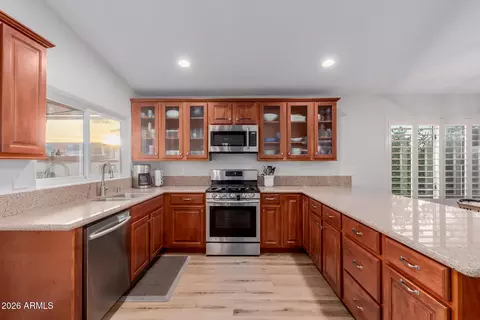 Kitchen - 3401 E Utopia Rd, Phoenix, AZ 85050 photo 3 of 5