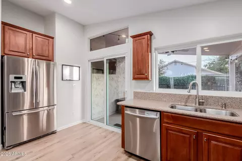 Kitchen - 3401 E Utopia Rd, Phoenix, AZ 85050 photo 5 of 5