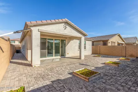 Exterior - 737 E Betsy Ln, Gilbert, AZ 85296 photo 4 of 5
